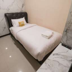 SINGLE STANDARD ROOM (S) SINGLE STANDARD ROOM (S)