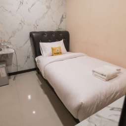 SINGLE STANDARD ROOM (S) SINGLE STANDARD ROOM (S)
