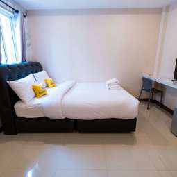 DOUBLE DELUXE ROOM (M)