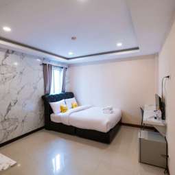 DOUBLE DELUXE ROOM (M)