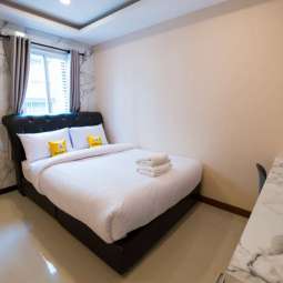 DOUBLE DELUXE ROOM (M)