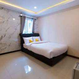 DOUBLE DELUXE ROOM (M)