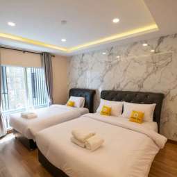 TRIPLE SUPERIOR ROOM (XXL) TRIPLE SUPERIOR ROOM (XXL)