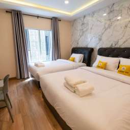TRIPLE SUPERIOR ROOM (XXL) TRIPLE SUPERIOR ROOM (XXL)