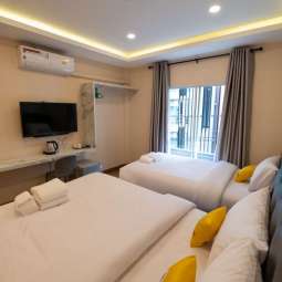 TRIPLE SUPERIOR ROOM (XXL) TRIPLE SUPERIOR ROOM (XXL)