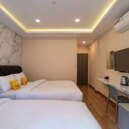 TRIPLE SUPERIOR ROOM (XXL) TRIPLE SUPERIOR ROOM (XXL)