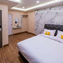 DOUBLE DELUXE BALCONY ROOM (XL) DOUBLE DELUXE BALCONY ROOM (XL)